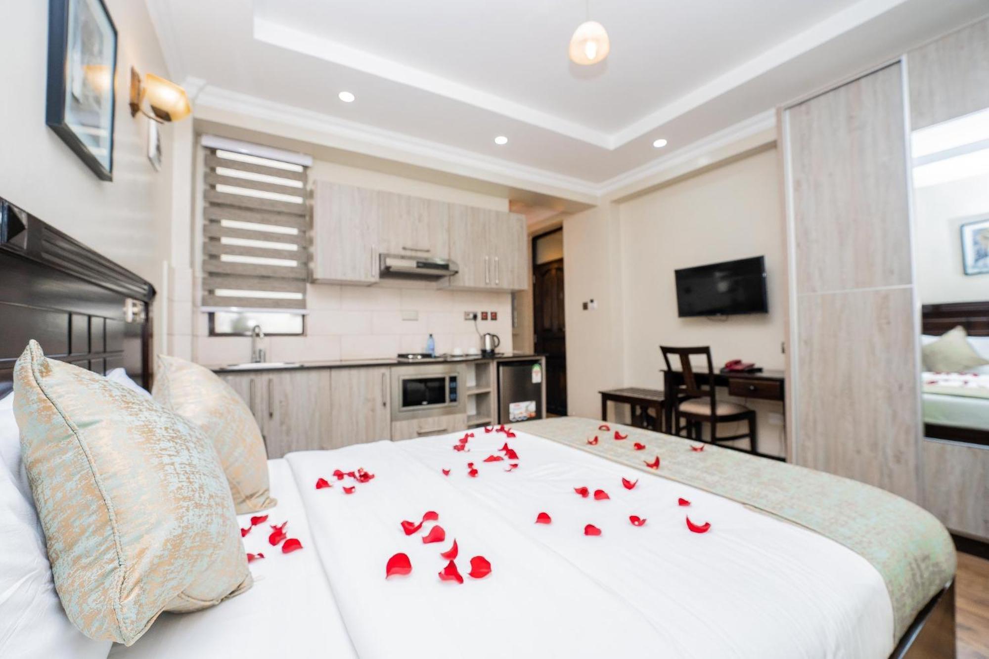 Hemak Suites Найроби Екстериор снимка