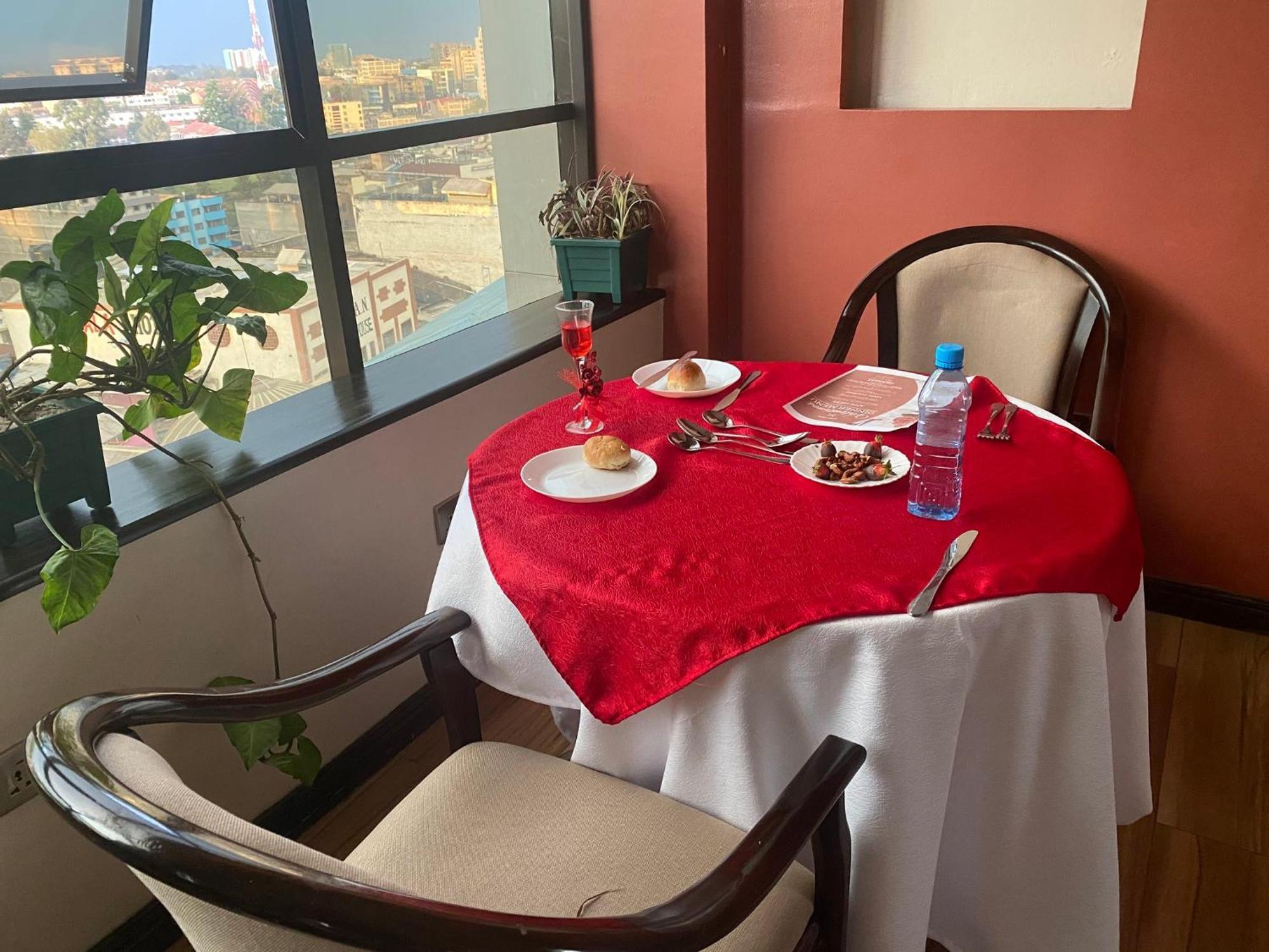 Hemak Suites Найроби Екстериор снимка
